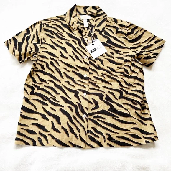 LAST CHANCE! DELETING TONIGHT! 
BEACH RIOT Zebra Button-Up Shirt Small NWT NEW - Picture 3 of 8